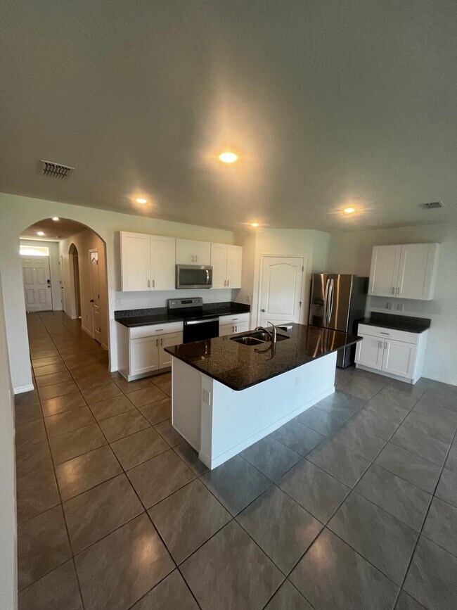 Building Photo - 1450 Riverboat Dr