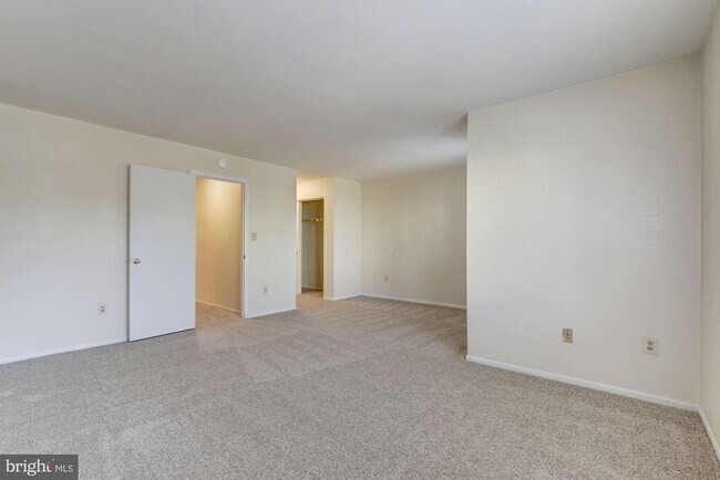 Building Photo - 13003 Conductor Way