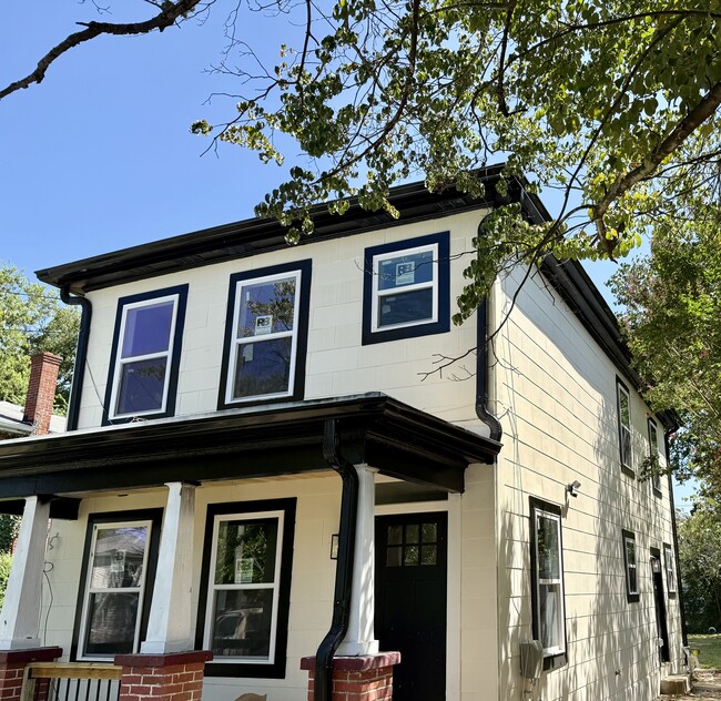 Building Photo - 212 Glover St