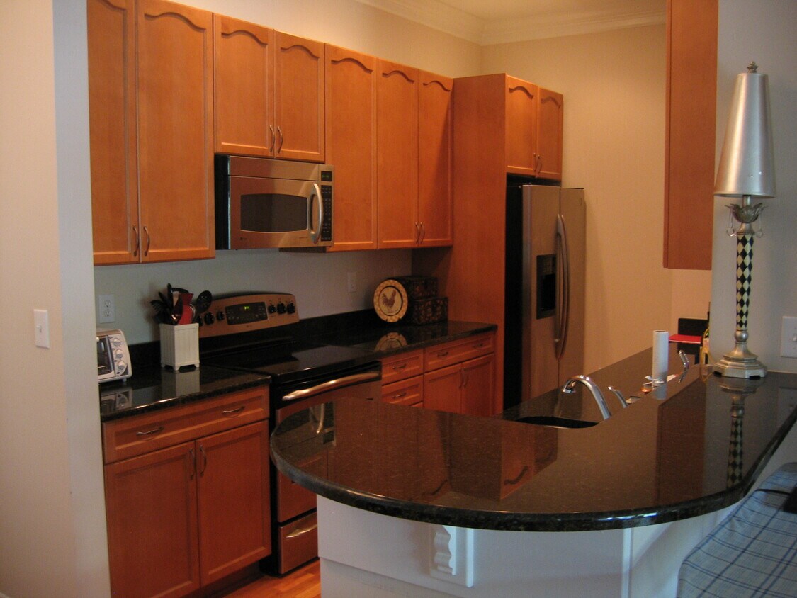 Kitchen - 2966 Selwyn Ave