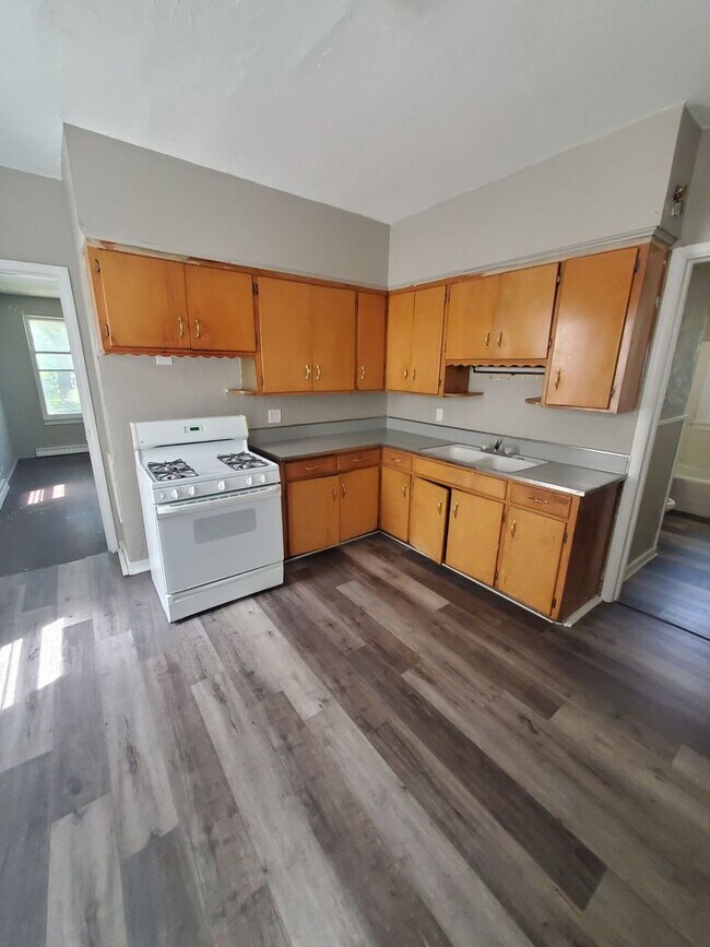 Building Photo - 2168 N 37th St. (Duplex)