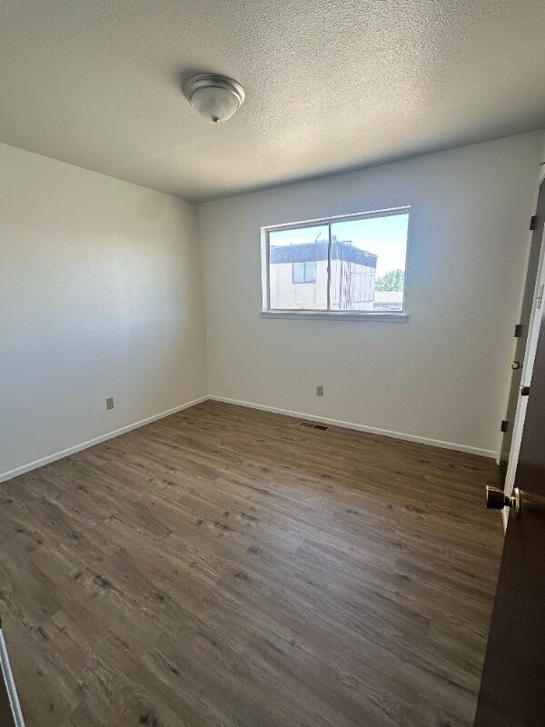 Foto del edificio - 2805 E 22nd St