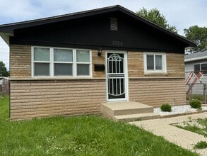 Building Photo - 3706 Hoyt Ave