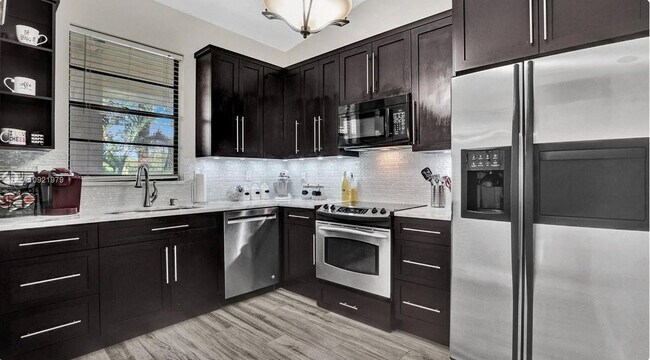 Foto del edificio - 7300 NW 1st St