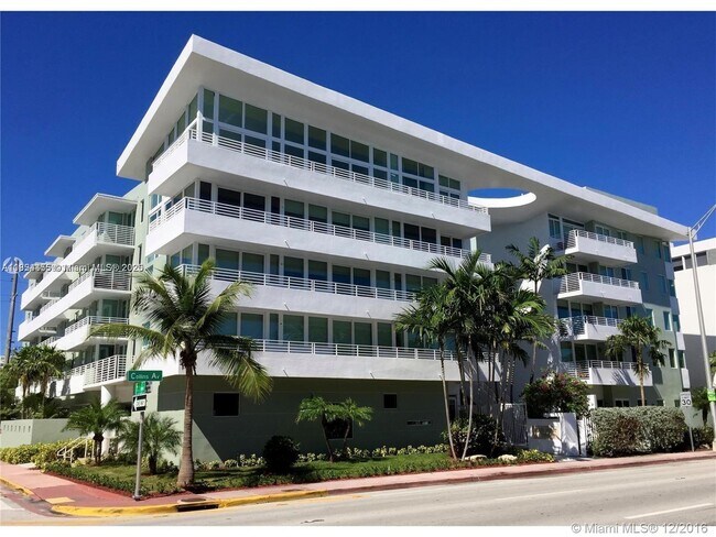 Building Photo - 7800 Collins Ave