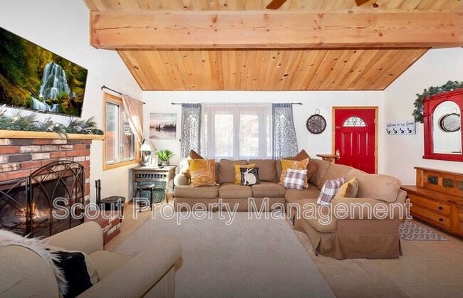 Building Photo - 199 Oriole Dr