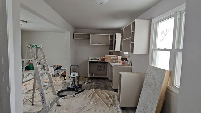 Building Photo - 6209 Pleasant Ave