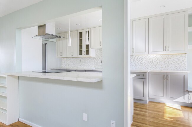 Building Photo - 1020 19th St