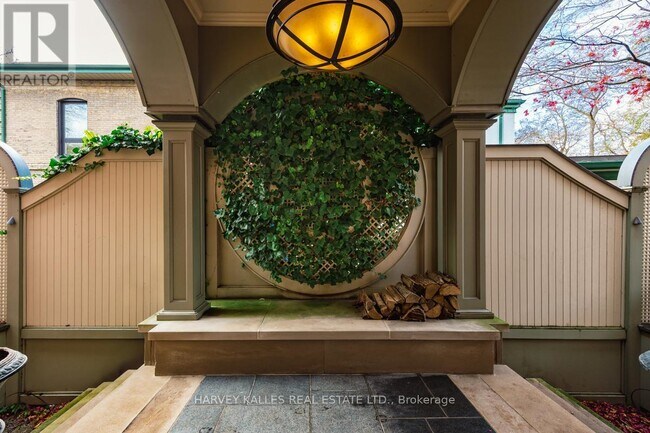 Building Photo - 173 Balmoral Ave