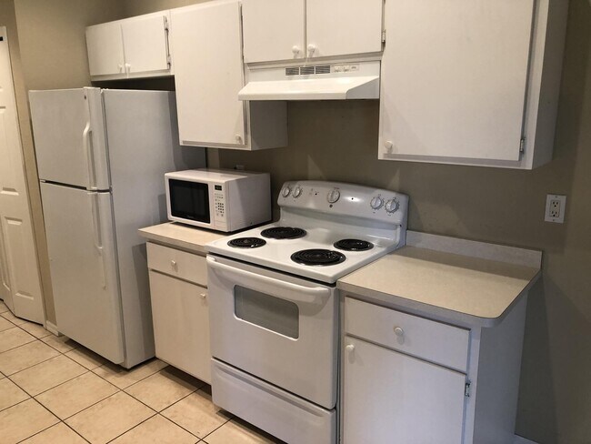 Foto del edificio - 3 bedroom 2 bathroom single family home