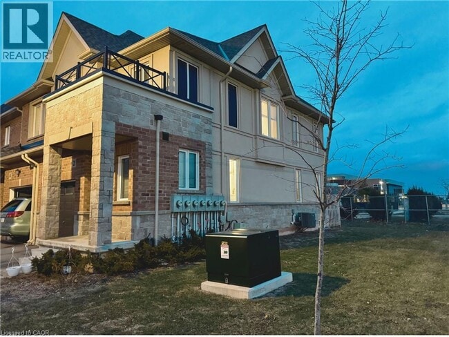 Building Photo - 2 Mockingbird Ln