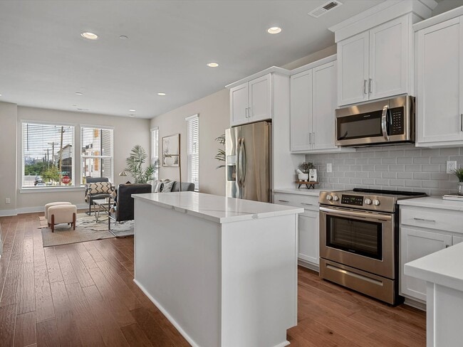 Building Photo - 4201 Bryant Terraces Dr