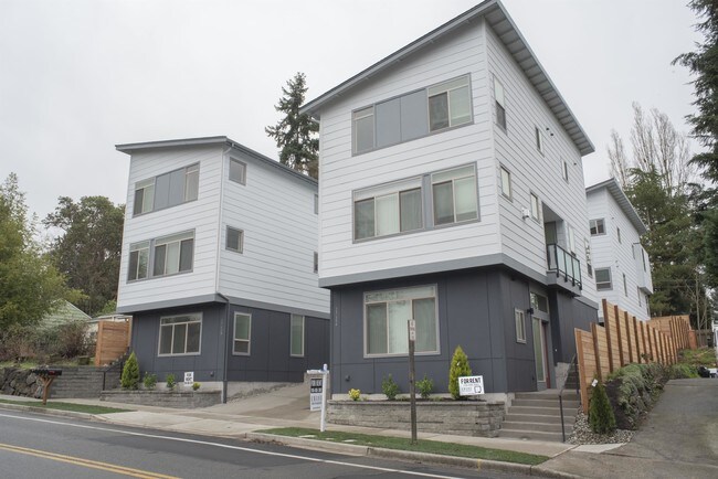 Building Photo - 15604 5th Ave NE