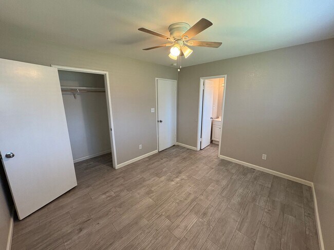 Foto del edificio - SW Visalia Home Available Now!