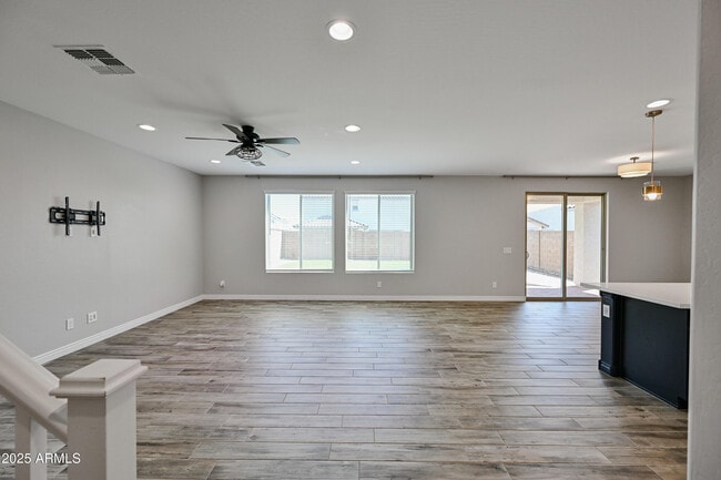Building Photo - 14435 W El Cortez Pl