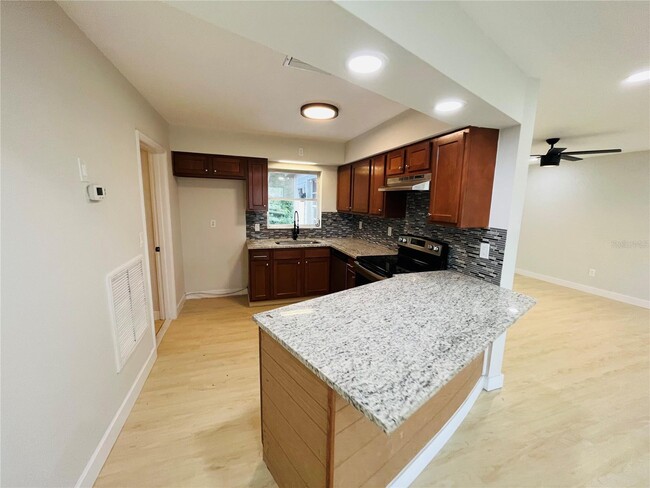 Foto del edificio - 7250 Tarrytown Dr
