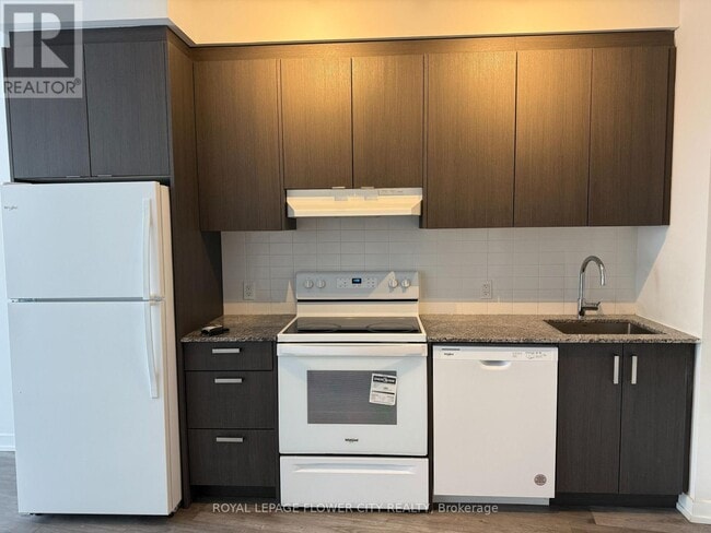 Photo du bâtiment - 1010 Dundas St E