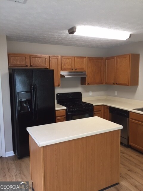 Building Photo - 423 Royal Oak Dr