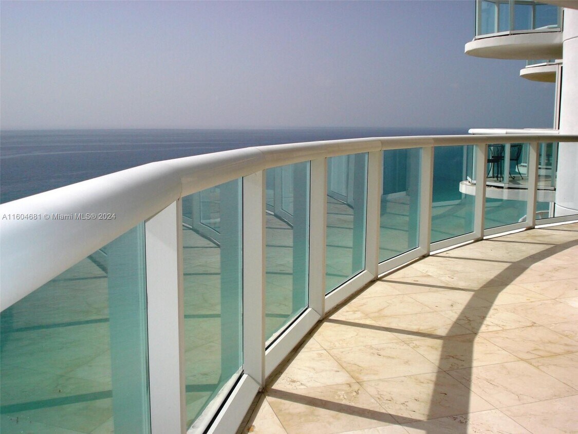 Photo - 6365 Collins Ave (Miami Beach, FL)