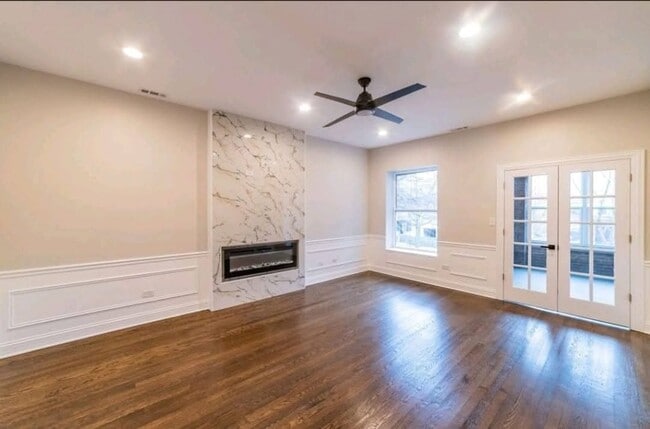 Building Photo - 5824 S Michigan Ave