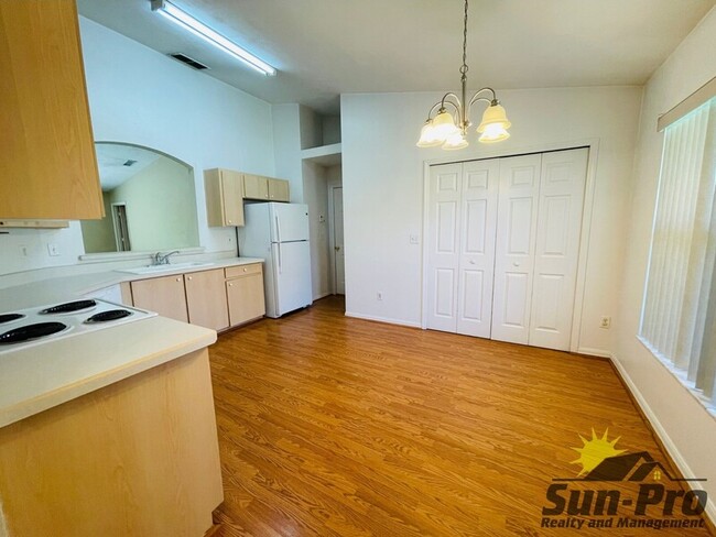 Building Photo - 5909 Springview Dr