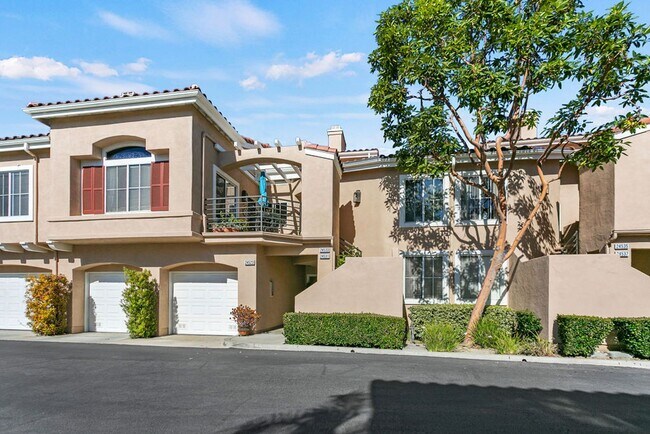 Building Photo - Furnished Beautiful 2 bedroom condo in Cos...