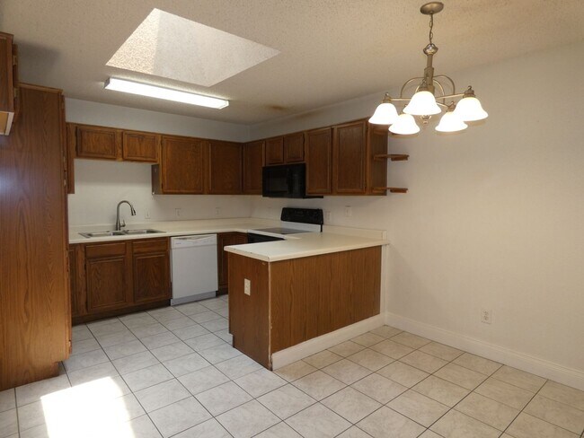 Foto del edificio - 4248 Iris Ave