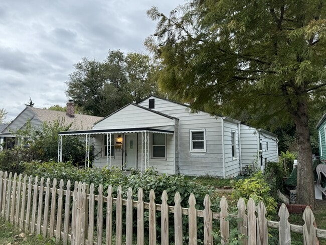 Photo - 3532 Caroline Ave House