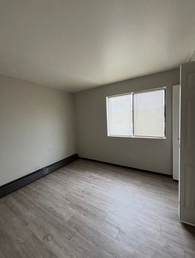 Building Photo - 3060 Bernice Ave