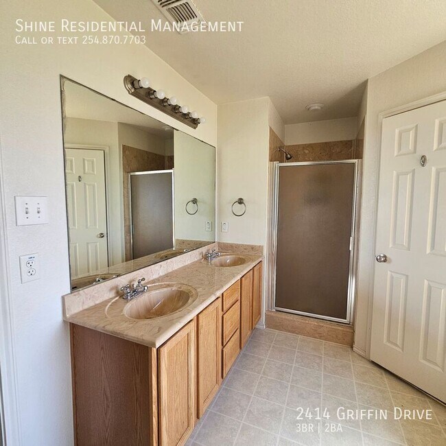 Building Photo - 2414 Griffin Dr