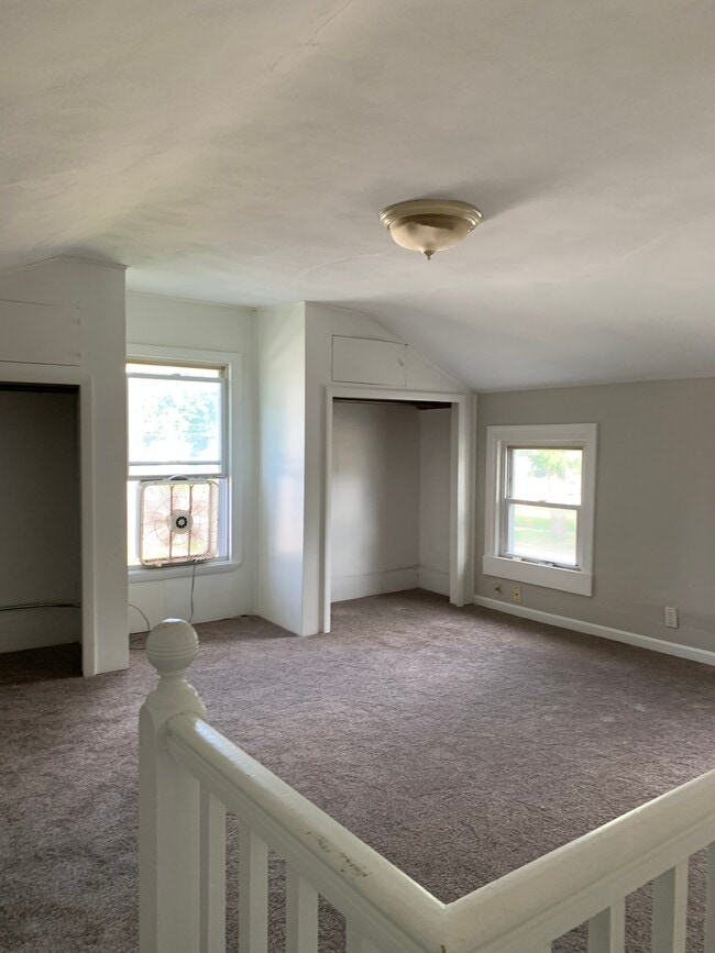Building Photo - 1306 Laurel Ave