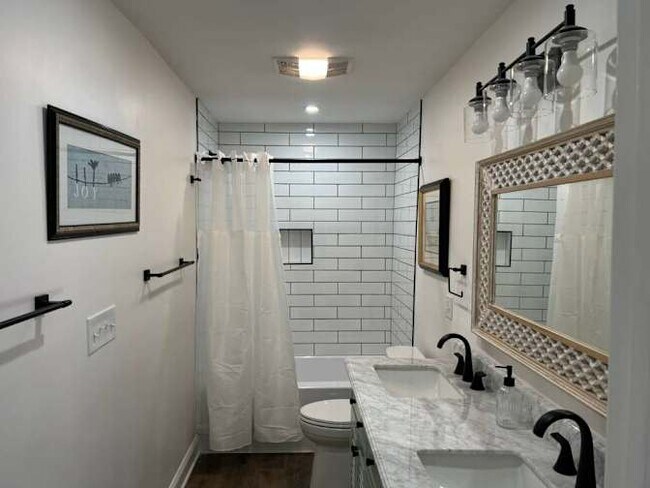 Foto del edificio - 2827 E 5th Ave