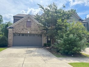 Building Photo - 2108 Chipley Dr