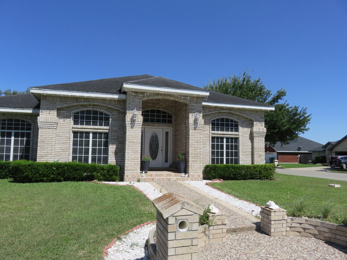 1309 Summerfield Ln, Harlingen, TX 78550 House Rental in Harlingen
