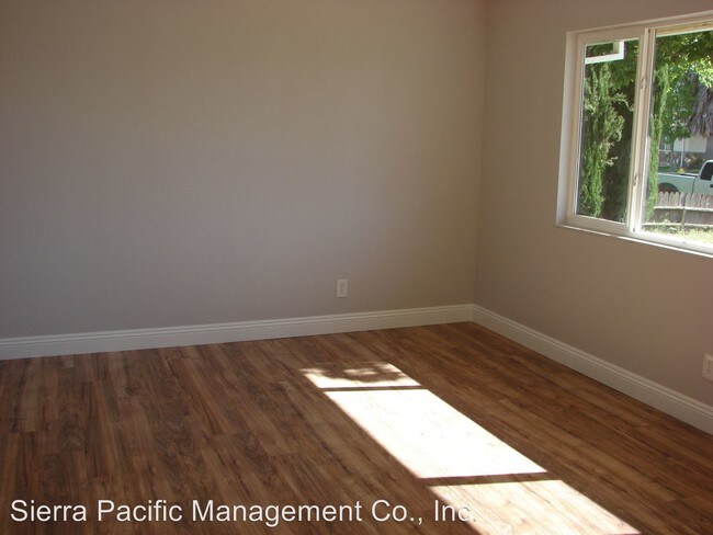 Building Photo - 9642 K St