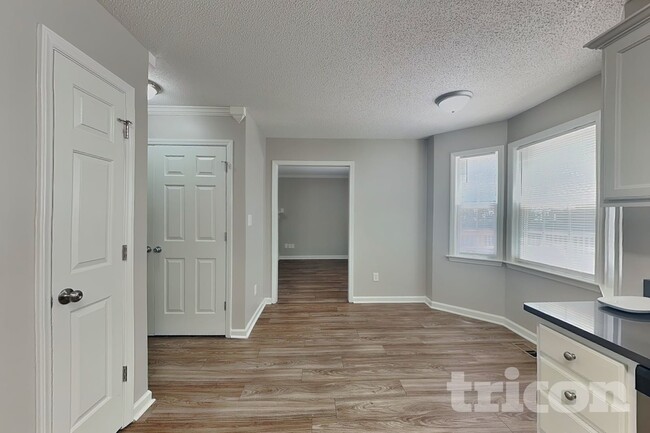 Building Photo - 104 Roundtree Ct