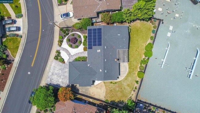 Building Photo - 360 El Divisadero Ave