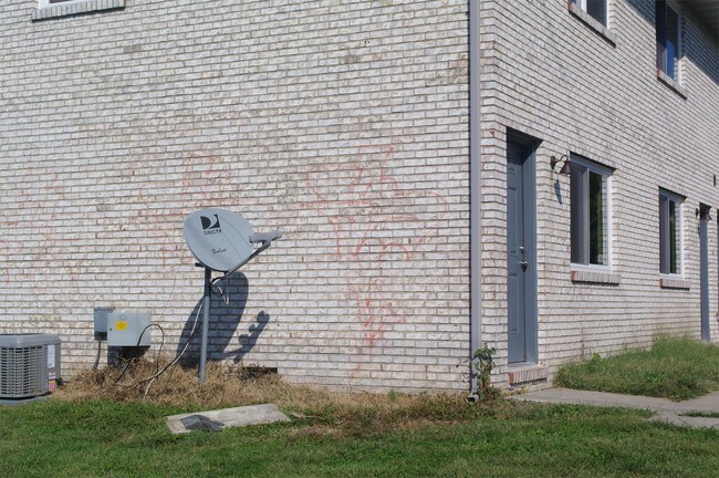 Foto del edificio - 25 Sarpy Rd