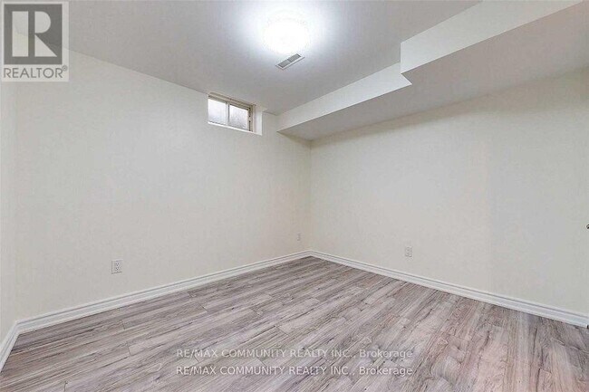 Photo du bâtiment - 16 Litner Crescent