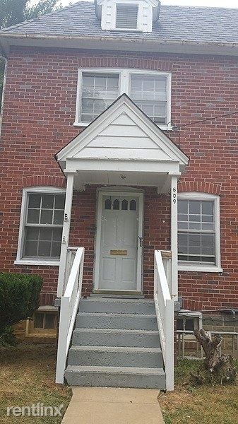 Primary Photo - 2 br, 1 bath Townhome - 609 Smithfield Avenue