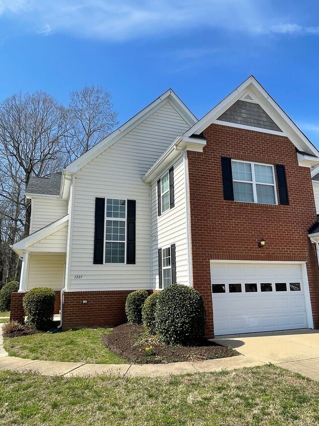 Photo - 1201 Rustads Circle, Williamsburg, VA - Available NOW
