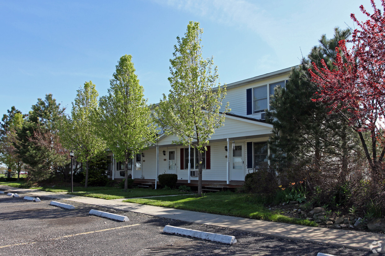 Building Photo - Deer Run Apartments