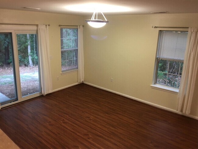 Building Photo - 1146 Island Club Dr