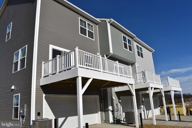 Foto del edificio - 216 Swan Fld Ave