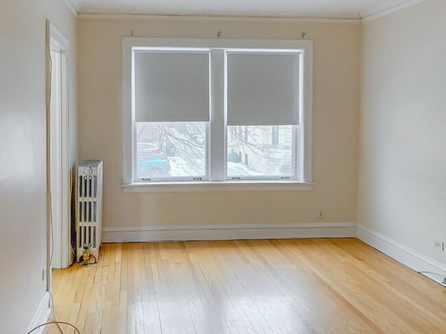 Building Photo - 1605 W Sunnyside Ave