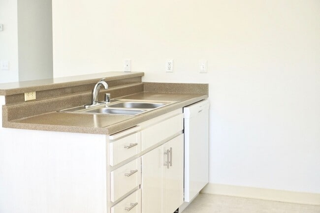 Building Photo - Parkwood Court Apartments