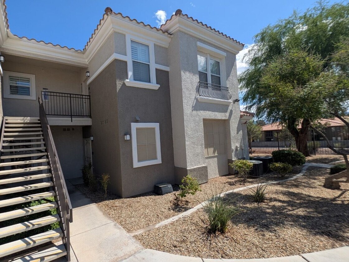 Foto principal - 2325 Windmill Pkwy