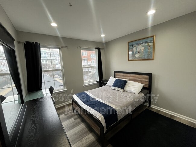 Building Photo - 67 Vaughan Dr