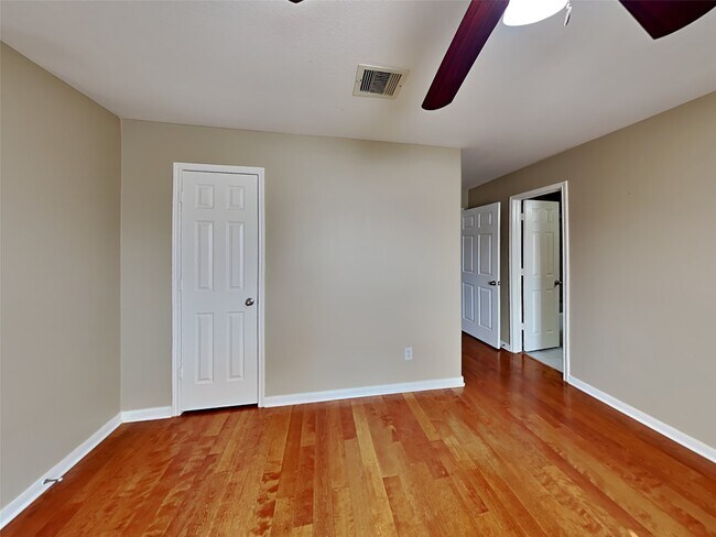 Foto del edificio - 4403 Thistle Pond Ct