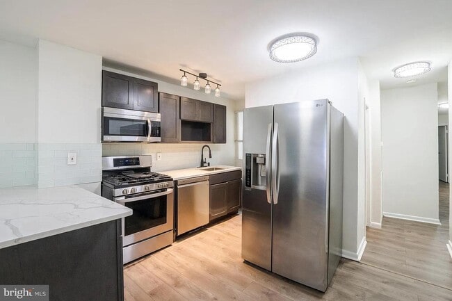 Photo - 1902 S 5th St Apartment